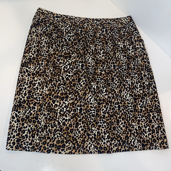Will Smith Leopard print pencil skirt 20”, side zip, kick flap @ back EUC size 4 - Picture 4 of 15